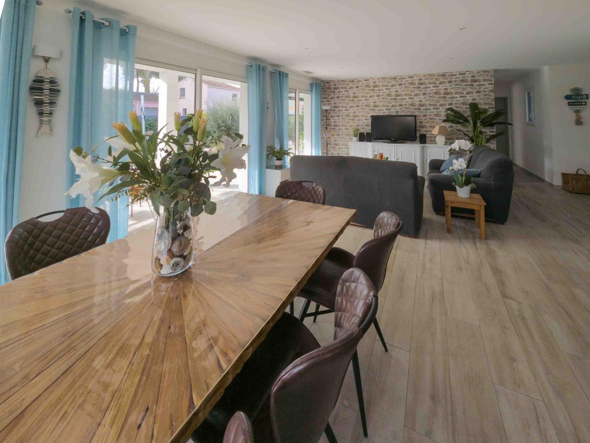 La Villa Vias